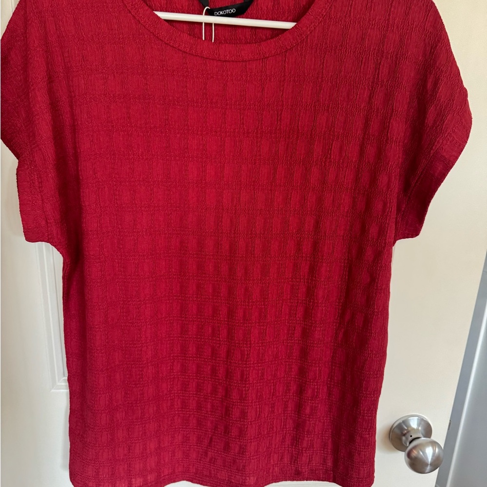 Women's Red Textured Short Sleeve Top
